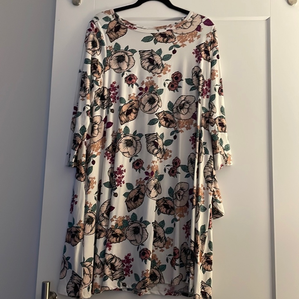 White floral pattern swing dress